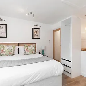 modern-self-contained-studio-home.tophotelsbath.com/